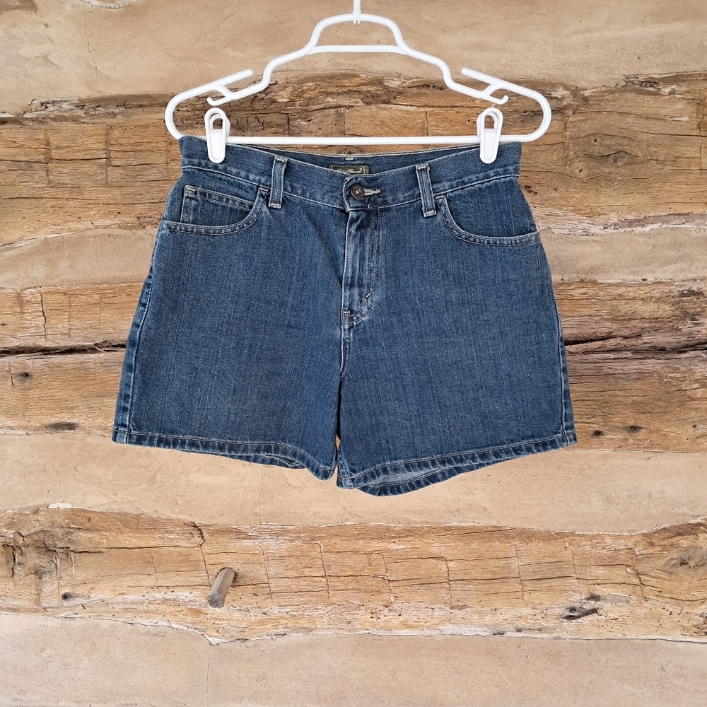 Eddie Bauer Medium Wash Mid Rise 5" Denim Shorts Size 6